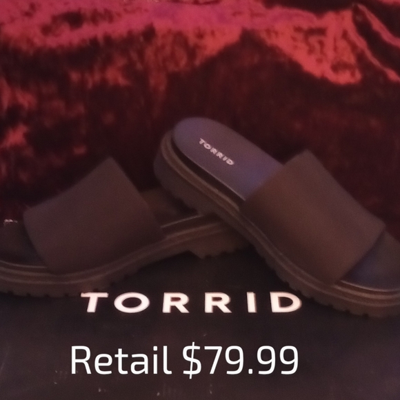 Shoes - Picture 8 of 8